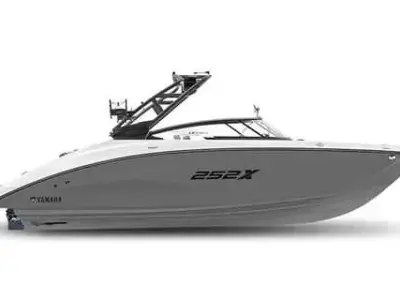 2025 Yamaha Boat 252XE Jet Boat