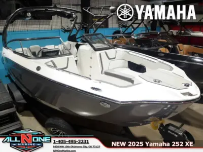 2025 Yamaha Boat 252XE Jet Boat