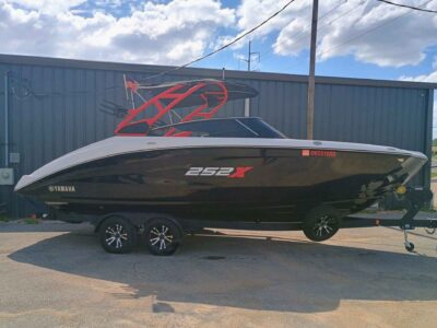2022 Yamaha Boat 252XE Jet Boat (C175H122)