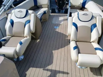 2026 SunCatcher Select 322RC Pontoon