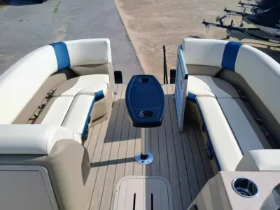 2026 SunCatcher Select 322RC Pontoon