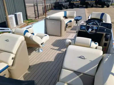 2026 SunCatcher Select 322RC Pontoon