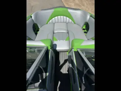 2020 MB SPORTS B52 23 CLASSIC Wake/Surf Boat