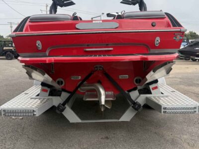 2025 MB SPORTS 23 B52 Alpha Wake/Surf Boat (MB430C525D)
