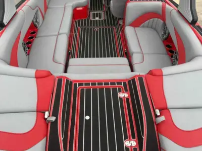 2025 MB SPORTS 23 B52 Alpha Wake/Surf Boat