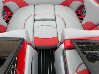 2025 MB SPORTS 23 B52 Alpha Wake/Surf Boat (MB430C525D)