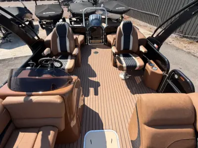 2027 Aloha Pontoons Club Series 230 LE Pontoon