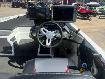 2016 Skeeter ZX250 Bass Boat