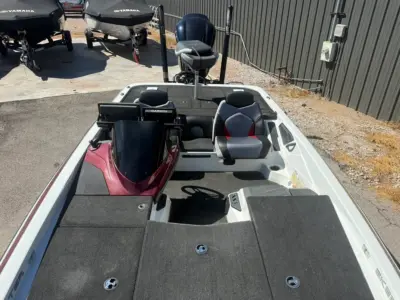 2016 Skeeter ZX250 Bass Boat