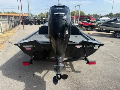 2022 Tracker PRO TEAM 175 TXW