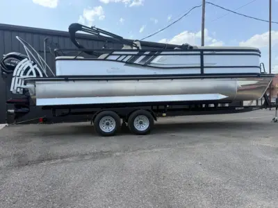 2027 SunCatcher Select 322SS Pontoon