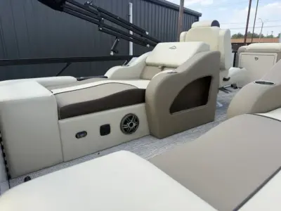 2027 SunCatcher Select 322SS Pontoon