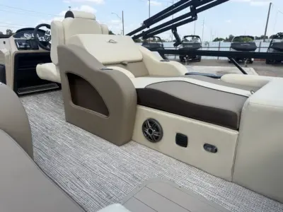 2027 SunCatcher Select 322SS Pontoon