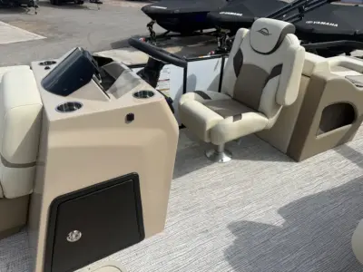 2027 SunCatcher Select 322SS Pontoon