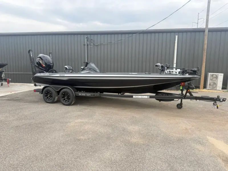2027 Skeeter ZXE21 w/cover Bass Boat