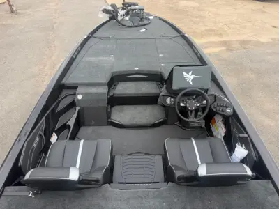 2027 Skeeter ZXE21 w/cover Bass Boat