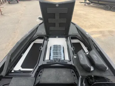 2027 Skeeter ZXE21 w/cover Bass Boat