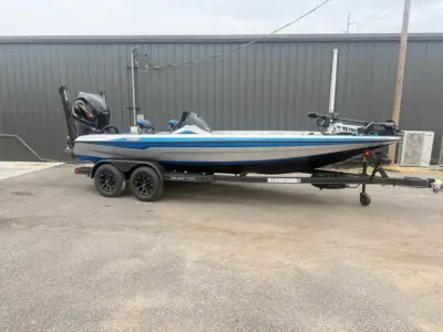 2027 Skeeter ZXE20 w/cover Bass Boat