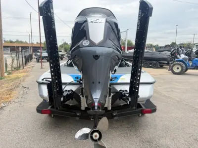 2027 Skeeter ZXE20 w/cover Bass Boat