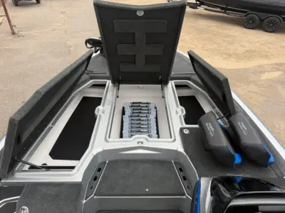 2027 Skeeter ZXE20 w/cover Bass Boat
