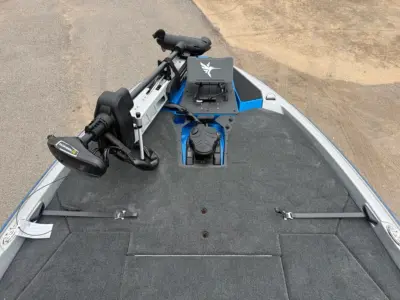 2027 Skeeter ZXE20 w/cover Bass Boat