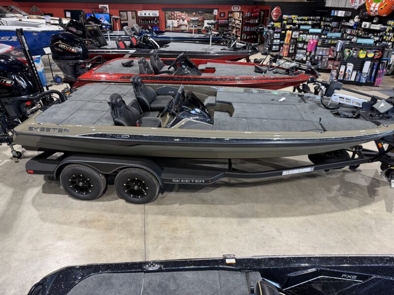 2027 Skeeter ZXE20 w/cover Bass Boat