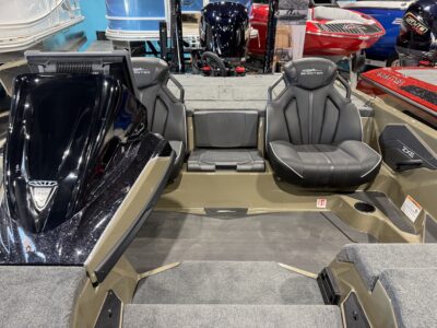 2027 Skeeter ZXE20 w/cover Bass Boat