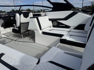 2027 Yamaha Boat 255XD Jet Boat