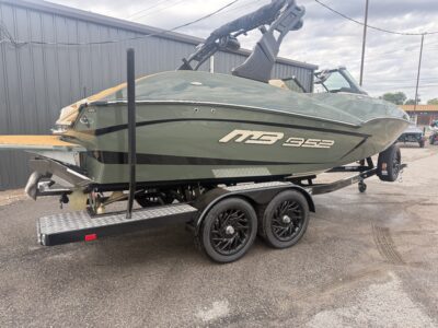 2027 MB SPORTS 21 B52 Alpha Wake/Surf Boat