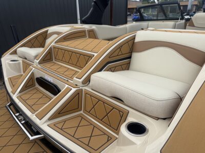 2027 MB SPORTS 21 B52 Alpha Wake/Surf Boat