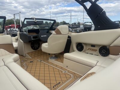 2027 MB SPORTS 21 B52 Alpha Wake/Surf Boat